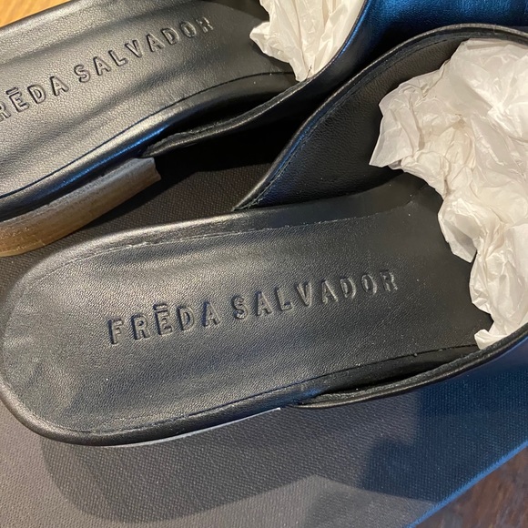 Freda Salvador Black Slip ons - Picture 3 of 6